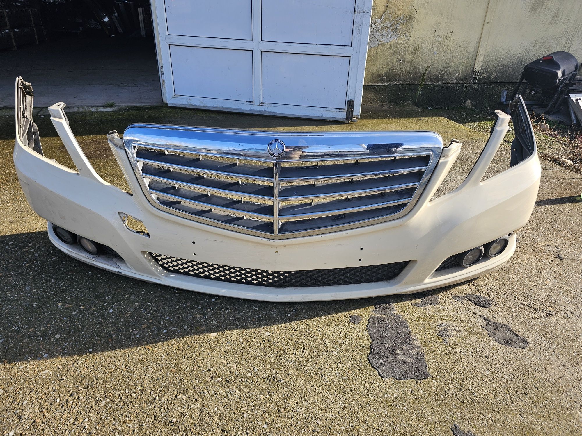 Bară față spoiler,  grila centrala Mercedes W212 ,E klasse  2009-2016