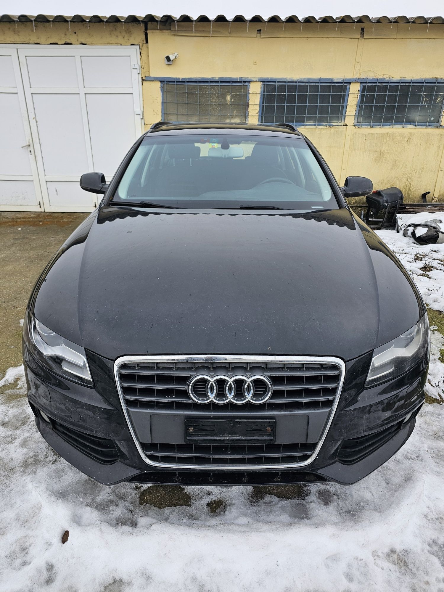 Dezmembrez vand Audi A4 B8 , 2011 , 1.8 CDHB , cutie MQZ ,vopsea  LZ9Y