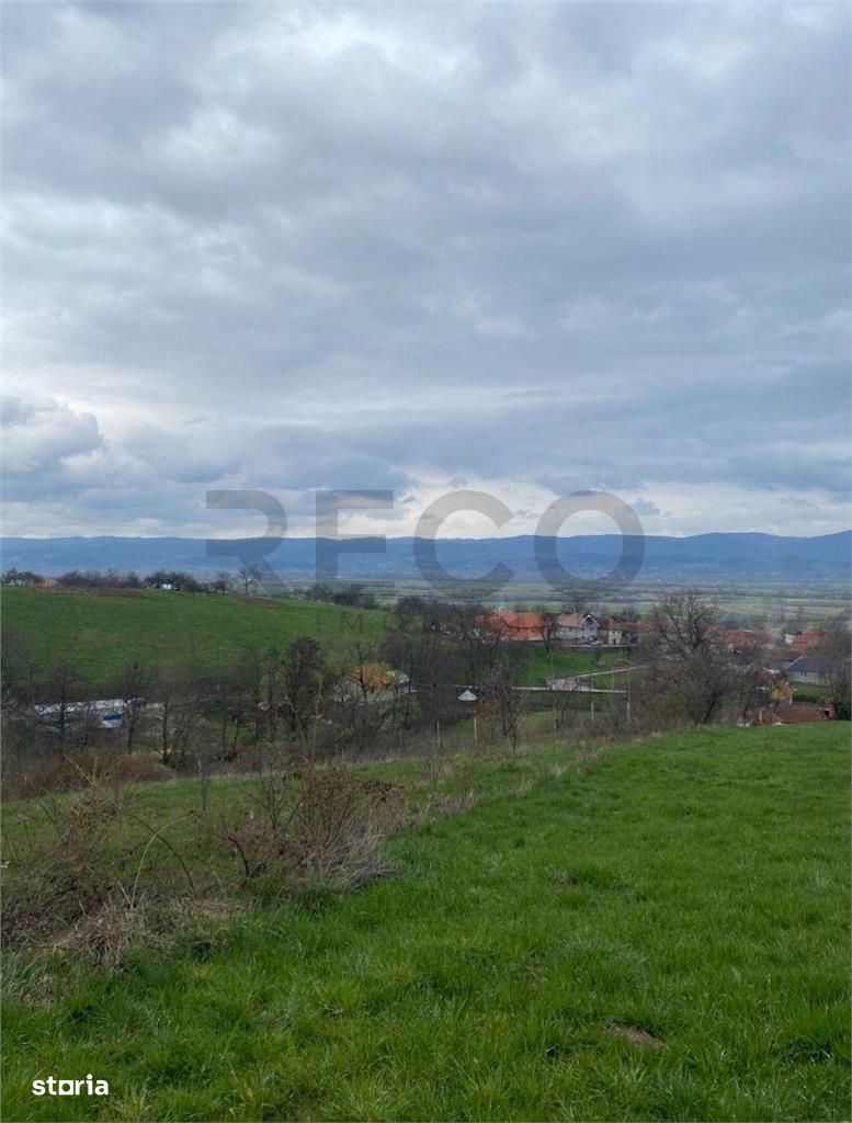 RECO Teren intravilan 4669 mp Dobricionesti cu o priveliste frumoasa