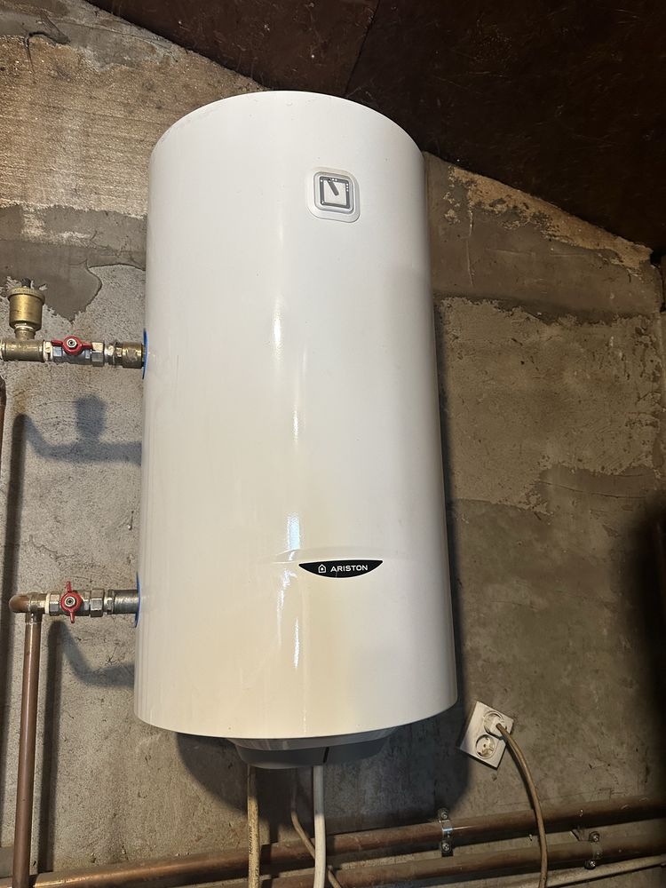 Boiler ariston vechi de 1 an